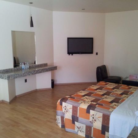 Motel Paraiso Suites Querétaro Kültér fotó